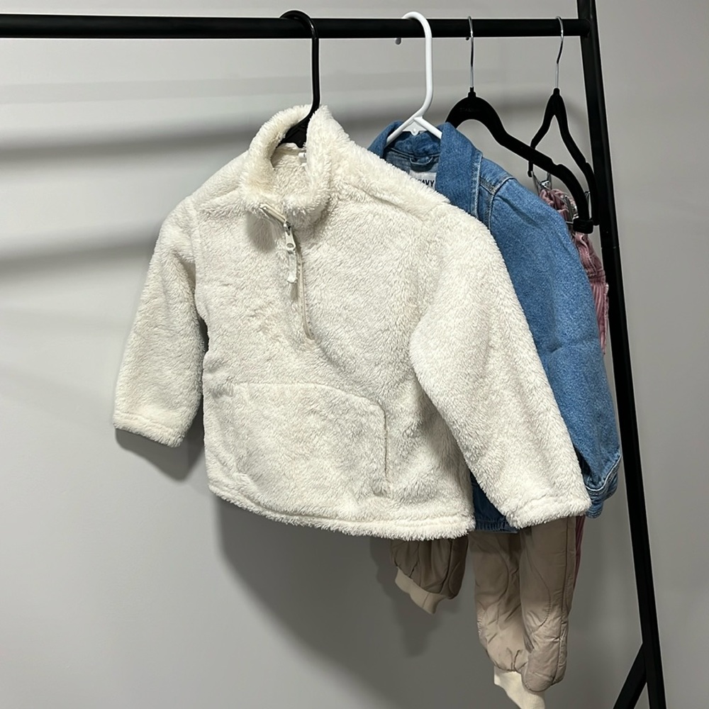 ZARA, GAP, OLD NAVY toddler girl clothes, size 4 Toddler, used.